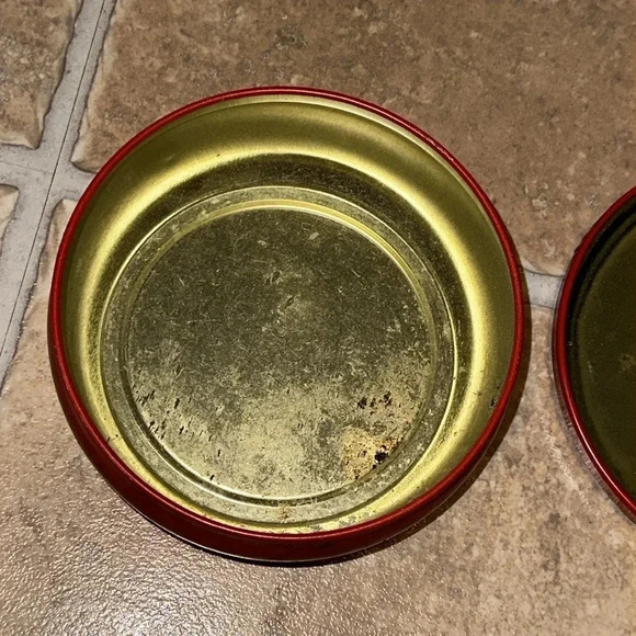 Vintage 1996 CocaCola Consolidated (Coke) Red Round Tin Collectible - Picture 3 of 3